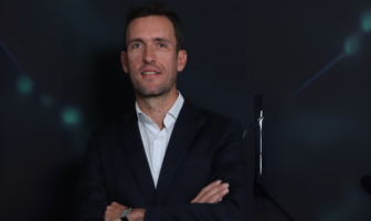 Schneider Electric acculture ses 150 000 collaborateurs à l’IA