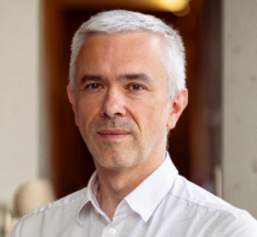 Une école sans professeur : est-ce possible ?