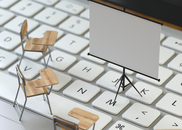 Exit les grands groupes ! Les TPE-PME dominent la formation professionnelle